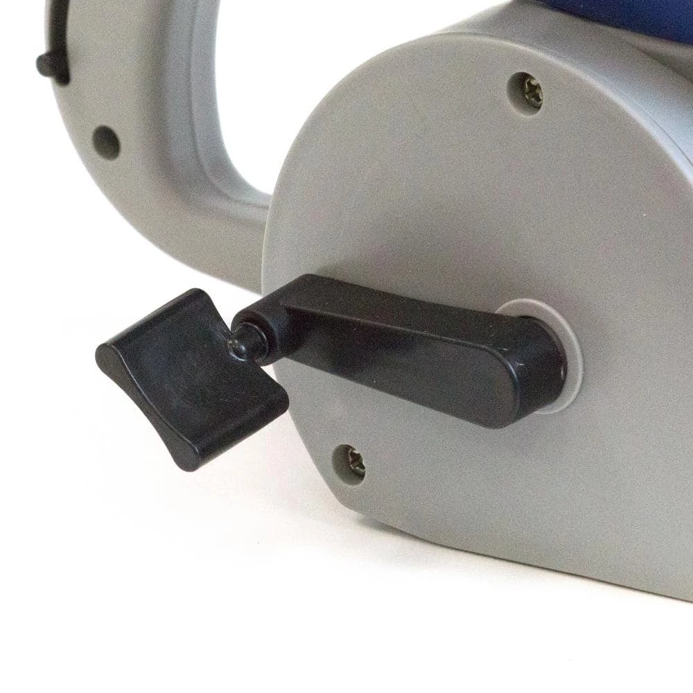 Chapin 0.8 Gal./3 l Hand Crank Salt Spreader - Image 4