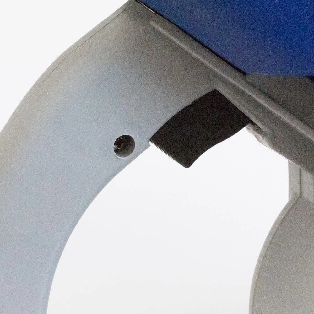 Chapin 0.8 Gal./3 l Hand Crank Salt Spreader - Image 3